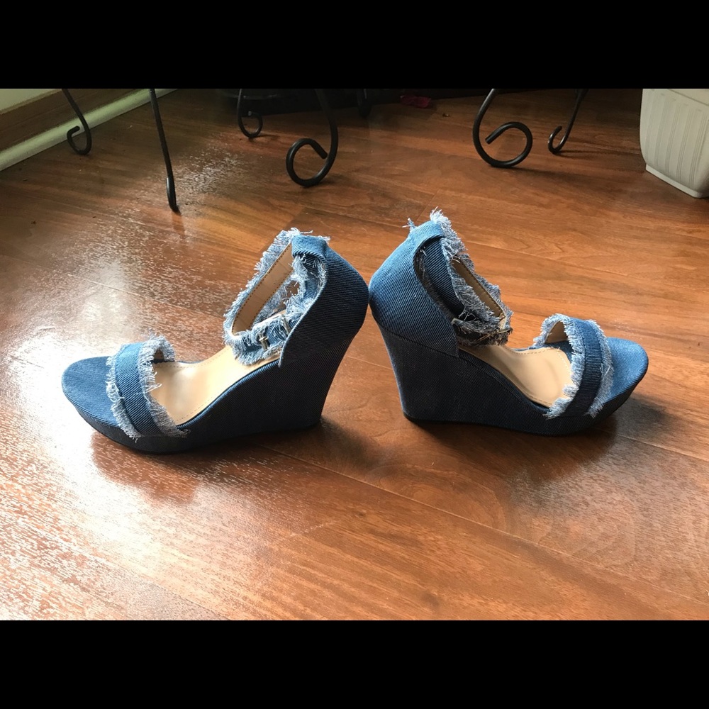 NEW 🔥Distress Denim shoes.
